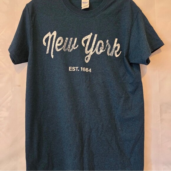 New York Script Yankees Short Sleeve T-Shirt by Gildan Heavy Cotton Size Small - Picture 10 of 10